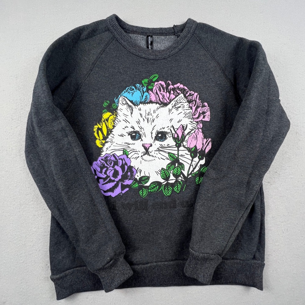 Cat Sweatshirt Womens Medium Gray Floral Graphic Crewneck Cottagecore‎ Cozy Cute
